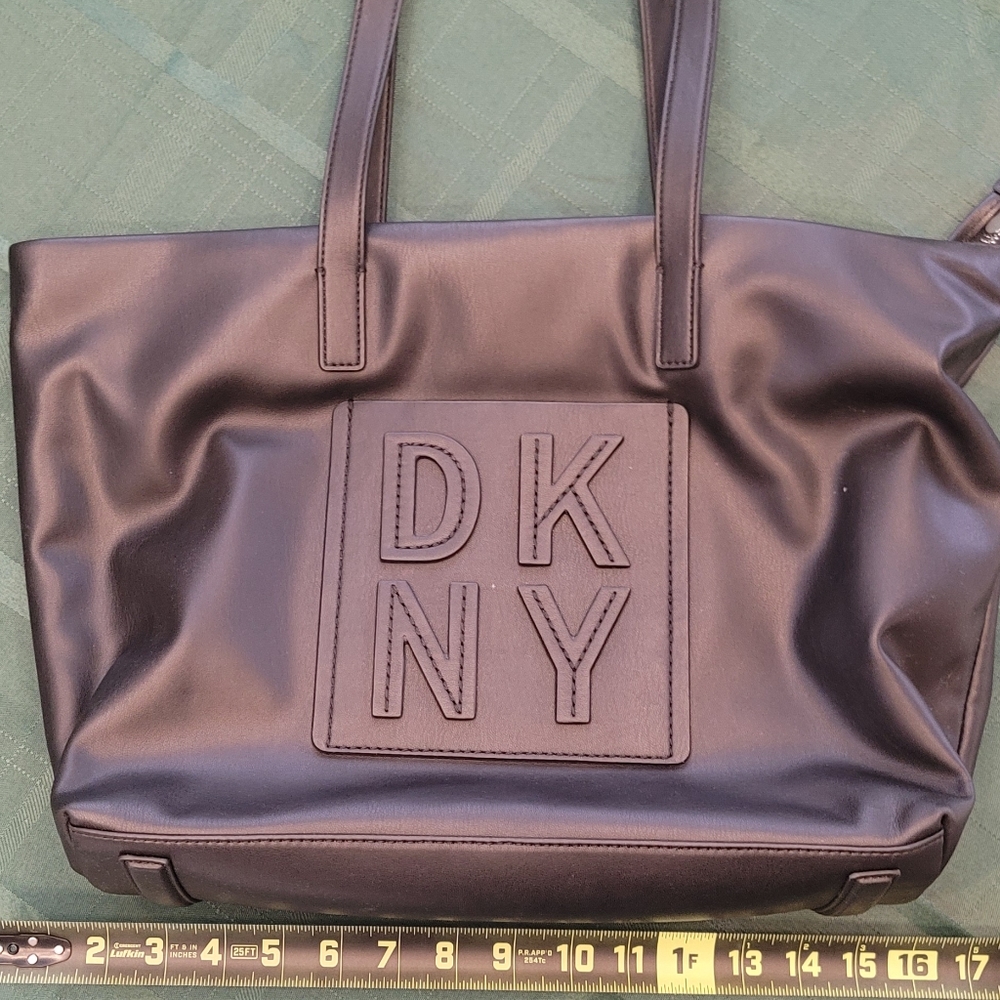 Leather tote